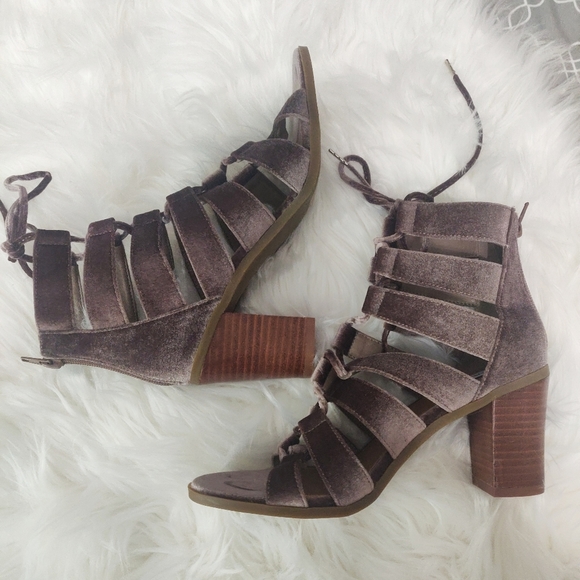 Steve Madden Bensin V Velvet Block Heel Lace Up Sandal - Size 6.5 - Picture 1 of 8